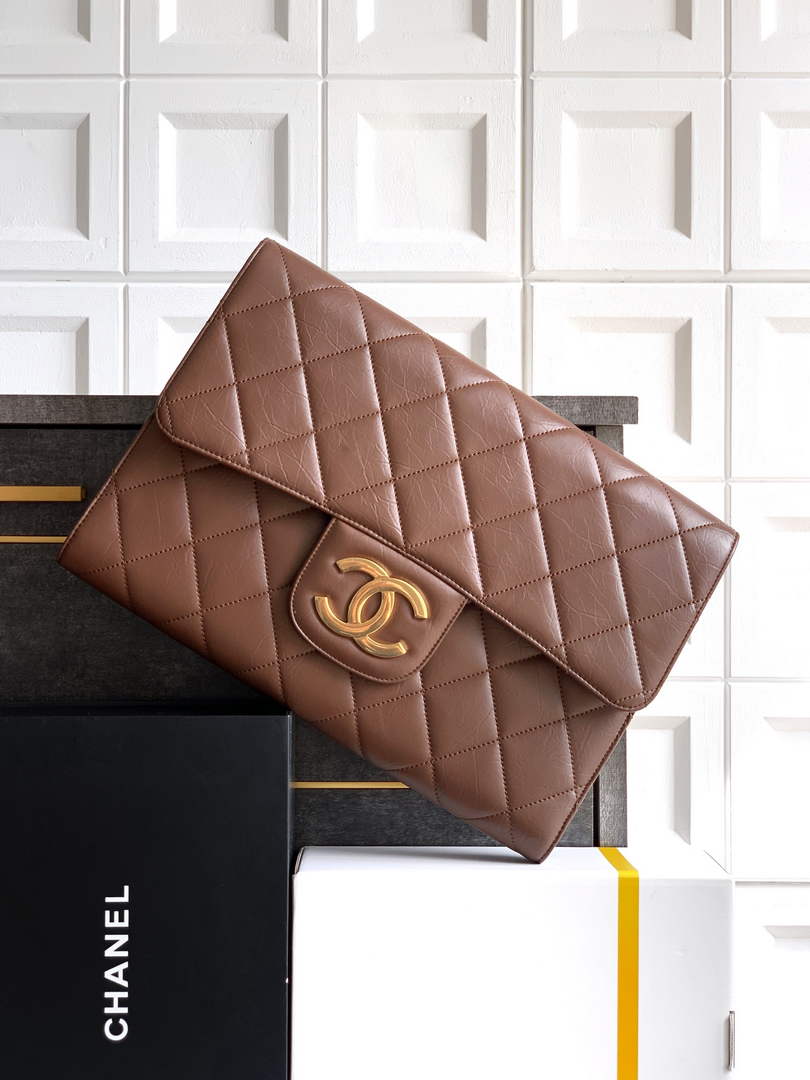 Chanel Large clutch,  Shiny crumpled calfskin, AP4944 brown