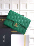 Chanel Large clutch,  Shiny crumpled calfskin, AP4944 green