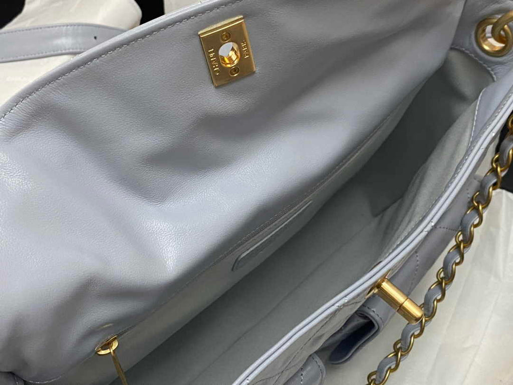 Chanel Large hobo bag, Shiny calfskin & gold-tone metal, AS4668 Gray
