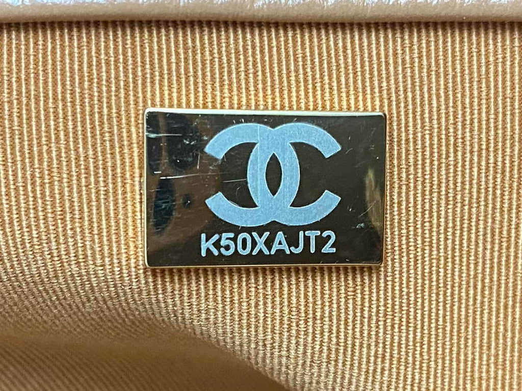 Chanel Large hobo bag, Shiny calfskin & gold-tone metal, AS4668 Camel