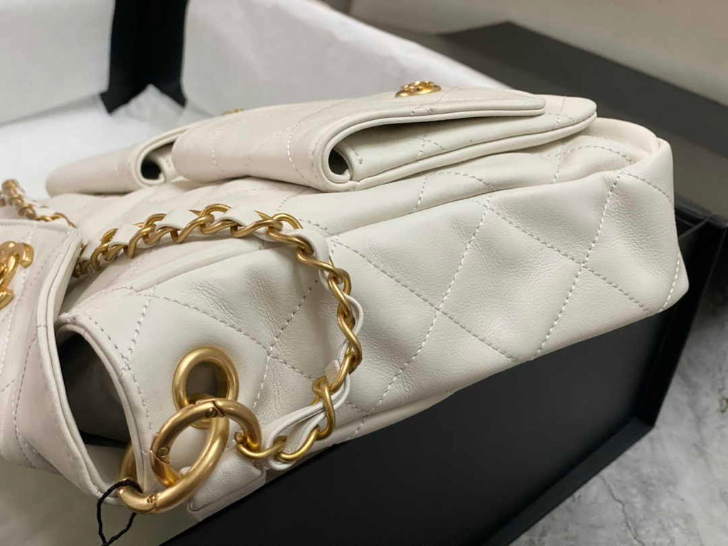 Chanel Large hobo bag, Shiny calfskin & gold-tone metal, AS4668 white