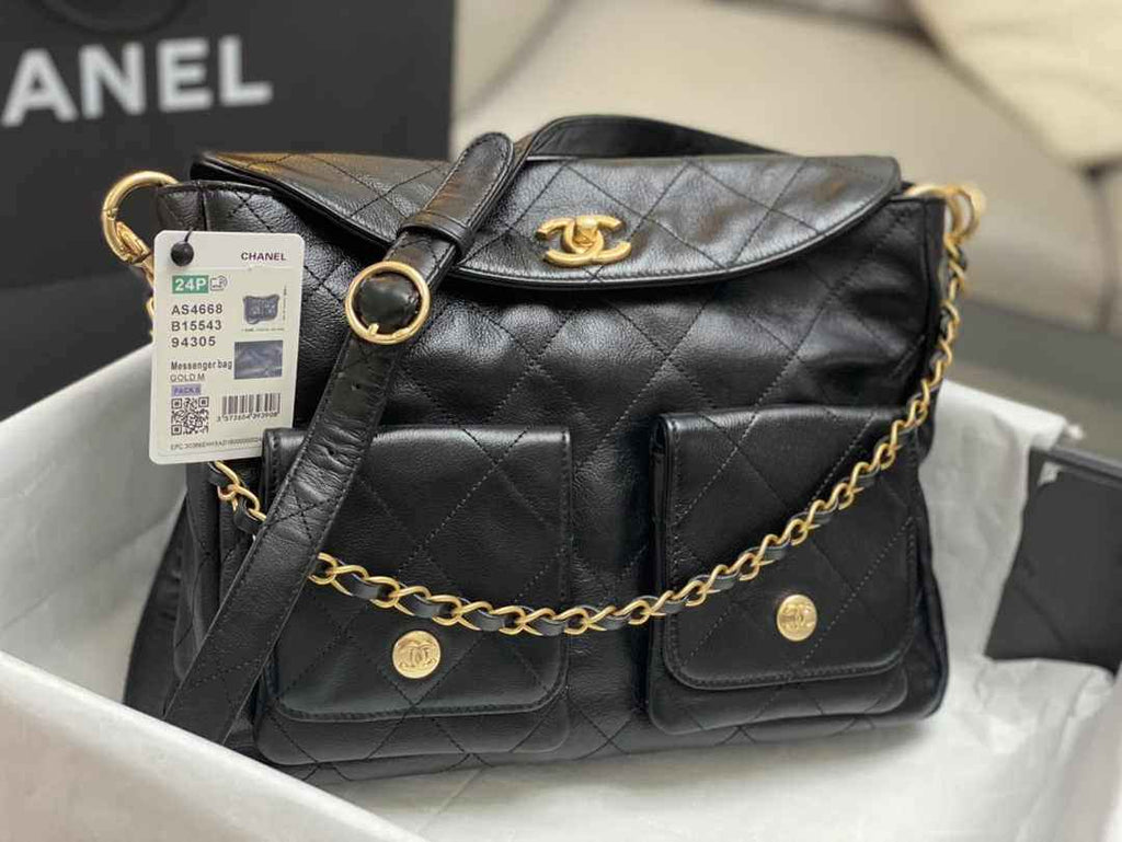 Chanel Large hobo bag, Shiny calfskin & gold-tone metal, AS4668 black