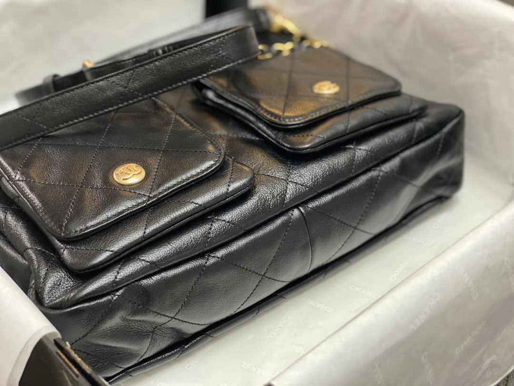 Chanel Large hobo bag, Shiny calfskin & gold-tone metal, AS4668 black