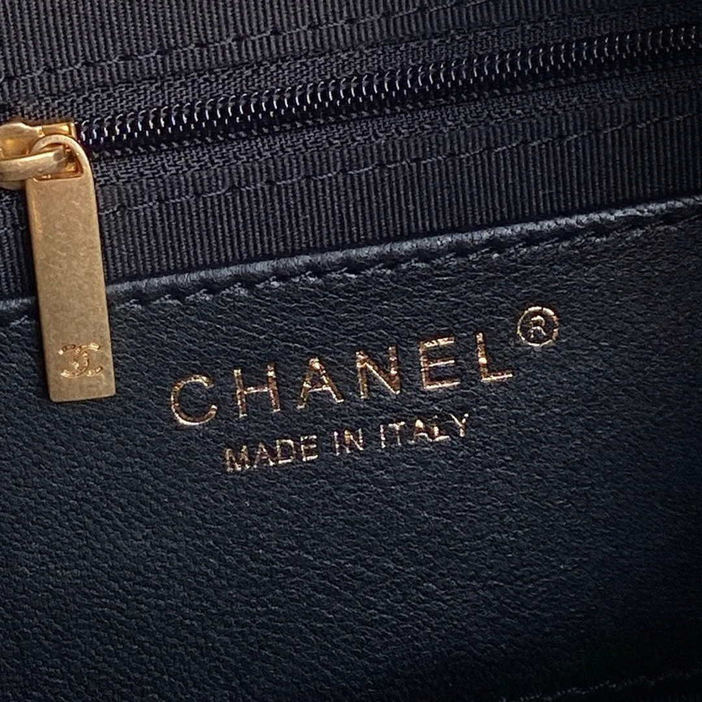 Chanel large hobo bag, Shiny lambskin AS5339 black