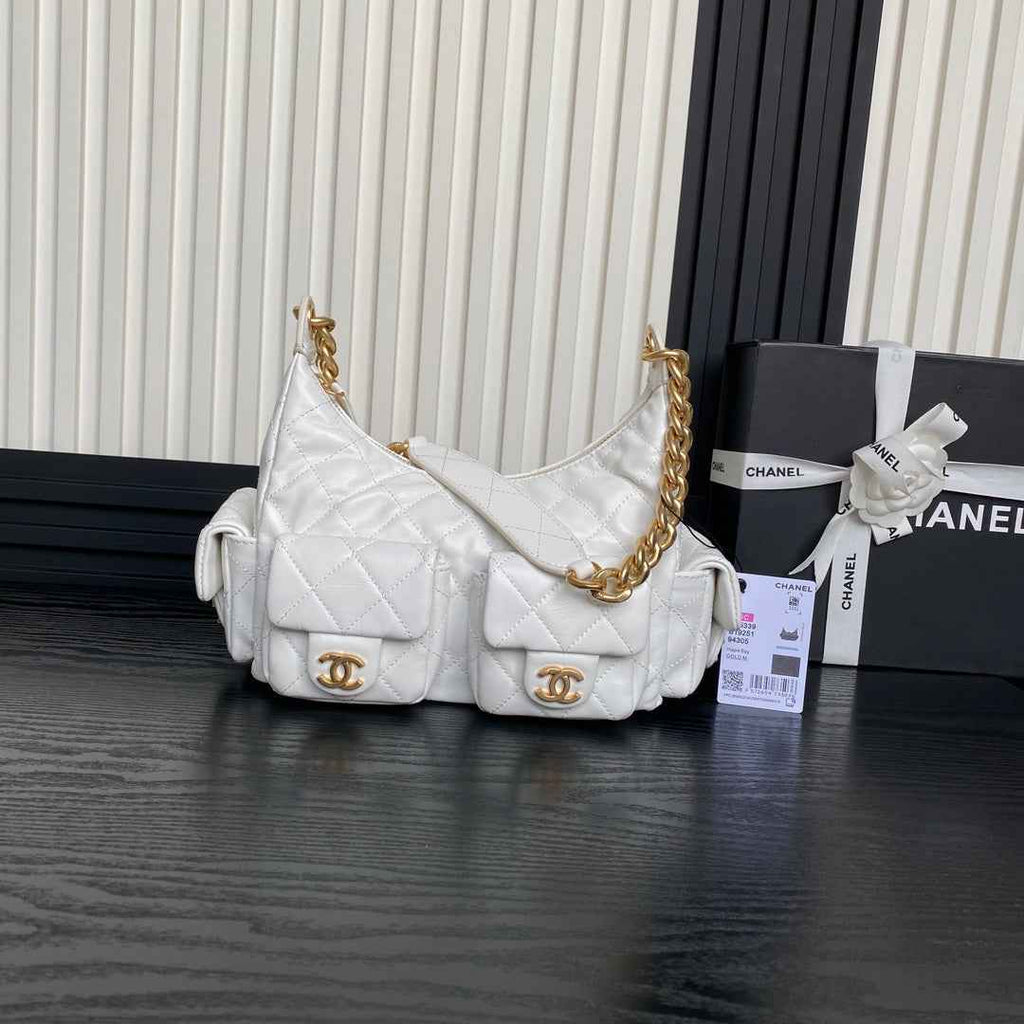 Chanel large hobo bag, Shiny lambskin AS5339 white