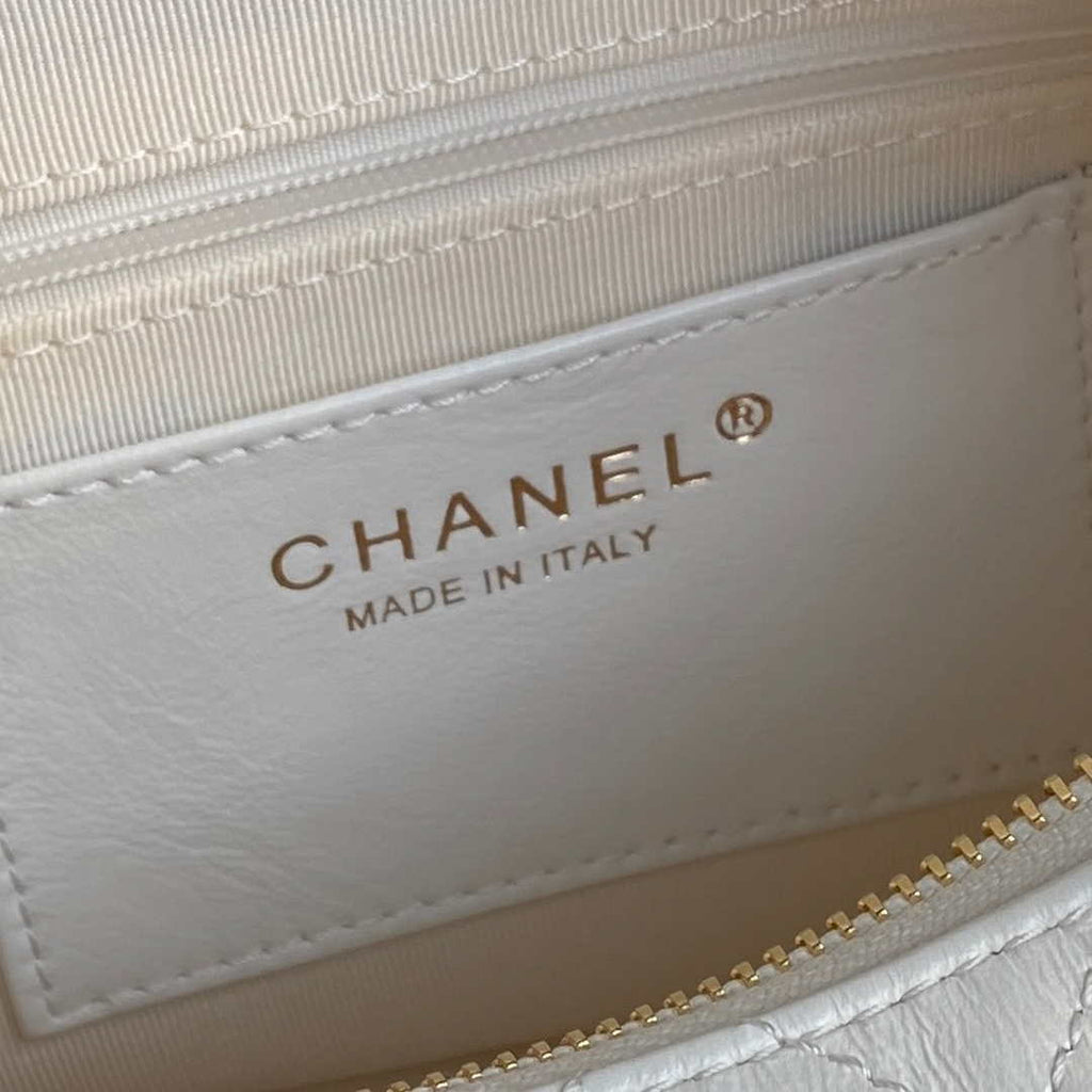 Chanel large hobo bag, Shiny lambskin AS5339 white