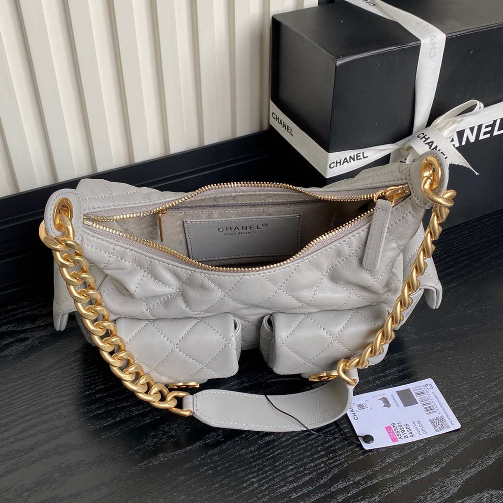 Chanel large hobo bag, Shiny lambskin AS5339 gray