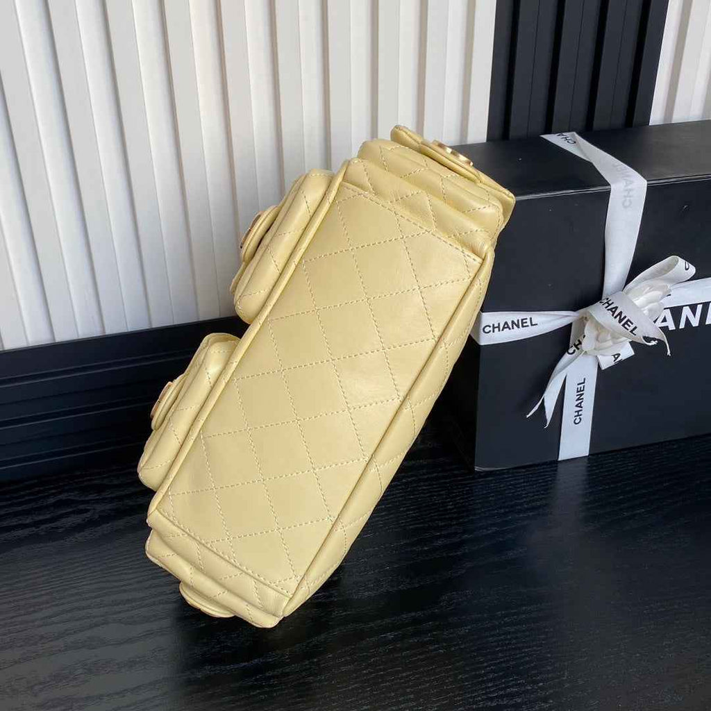 Chanel large hobo bag, Shiny lambskin AS5339 yellow