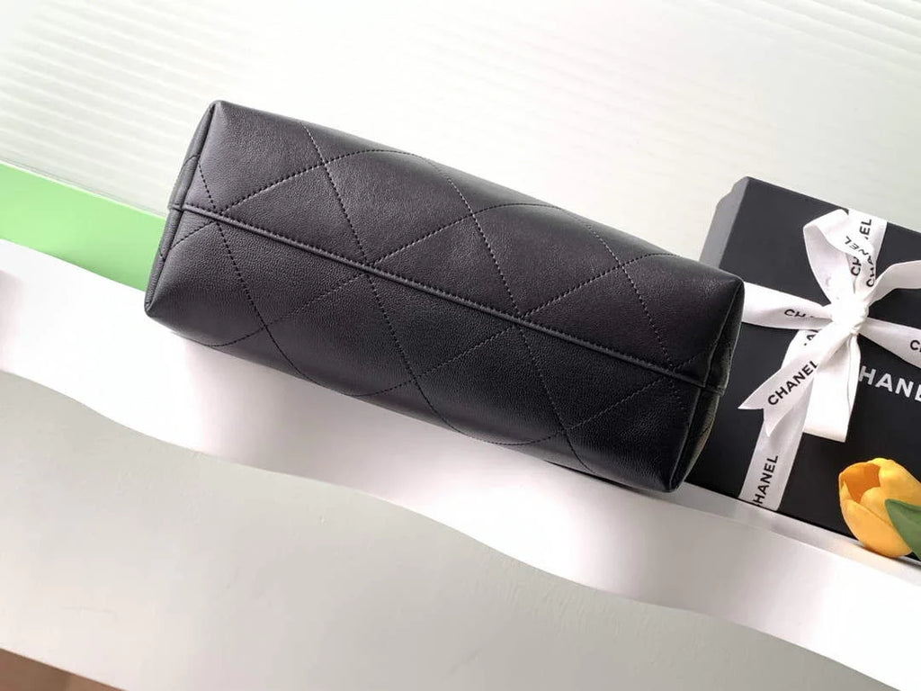 Chanel Large Hobo handbag, AS5425 Shiny lambskin