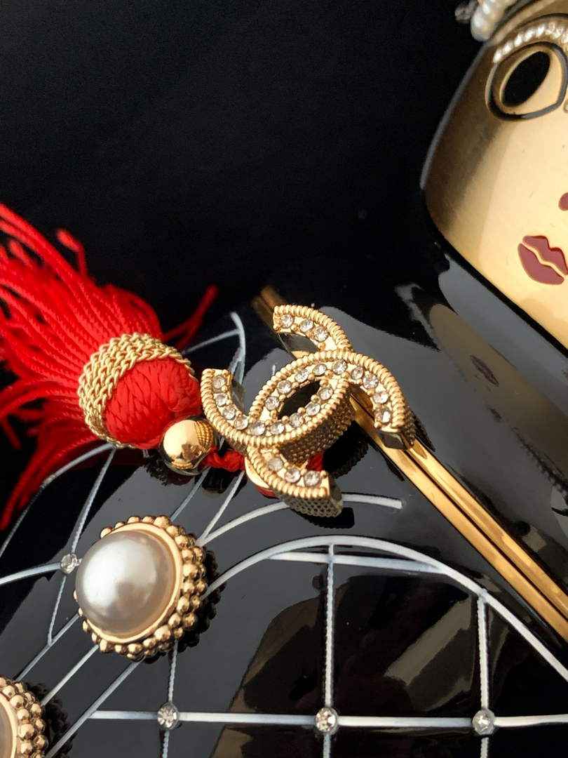 Chanel Limited Edition Paris-Bombay Doll Clutch gold