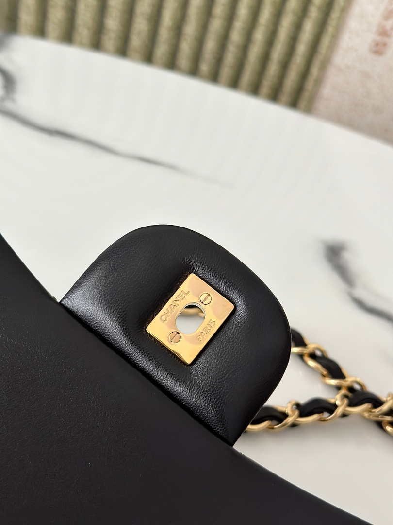Chanel Large classic handbag, Lambskin A58600 black gold
