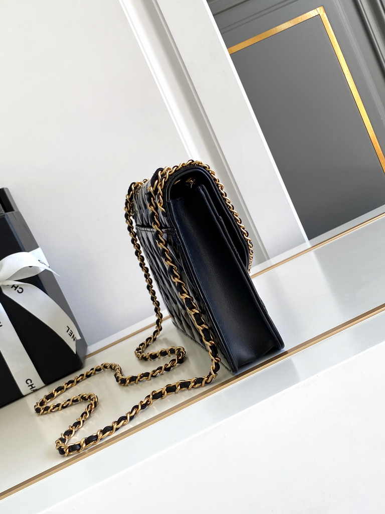 Chanel Maxi clutch bag, AS4900 Lambskin Black