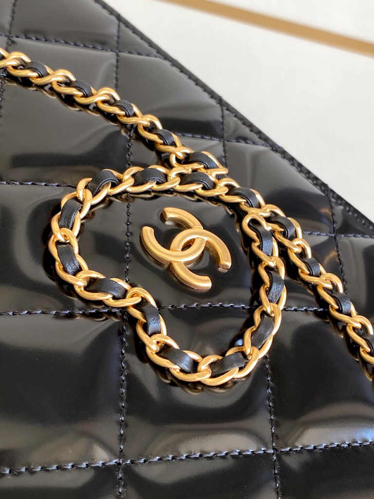Chanel Maxi clutch bag, AS4900 Lambskin Black