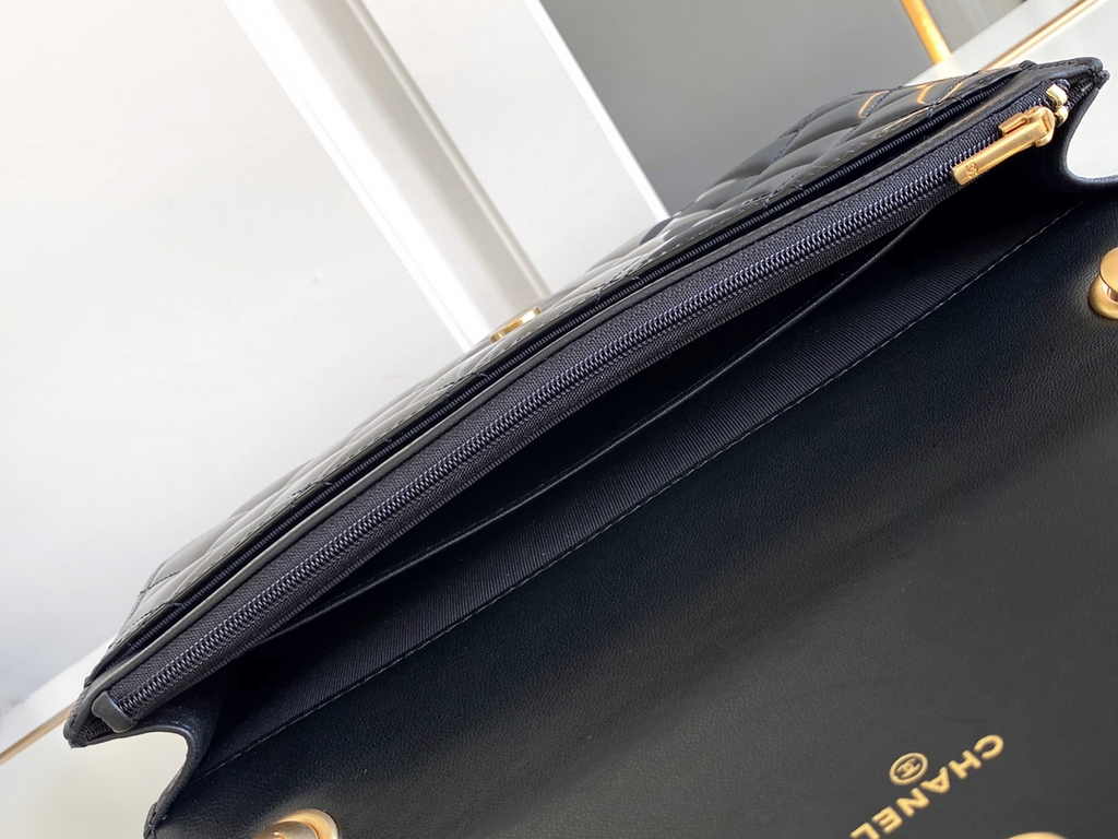 Chanel Maxi clutch bag, AS4900 Lambskin Black