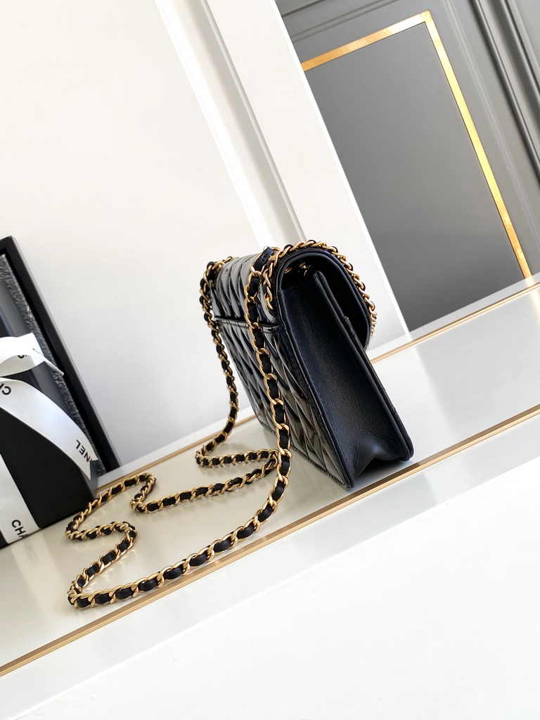 Chanel Maxi clutch bag, AS4901 Lambskin Black