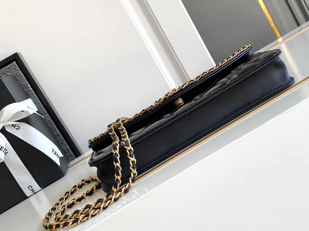 Chanel Maxi clutch bag, AS4901 Lambskin Black