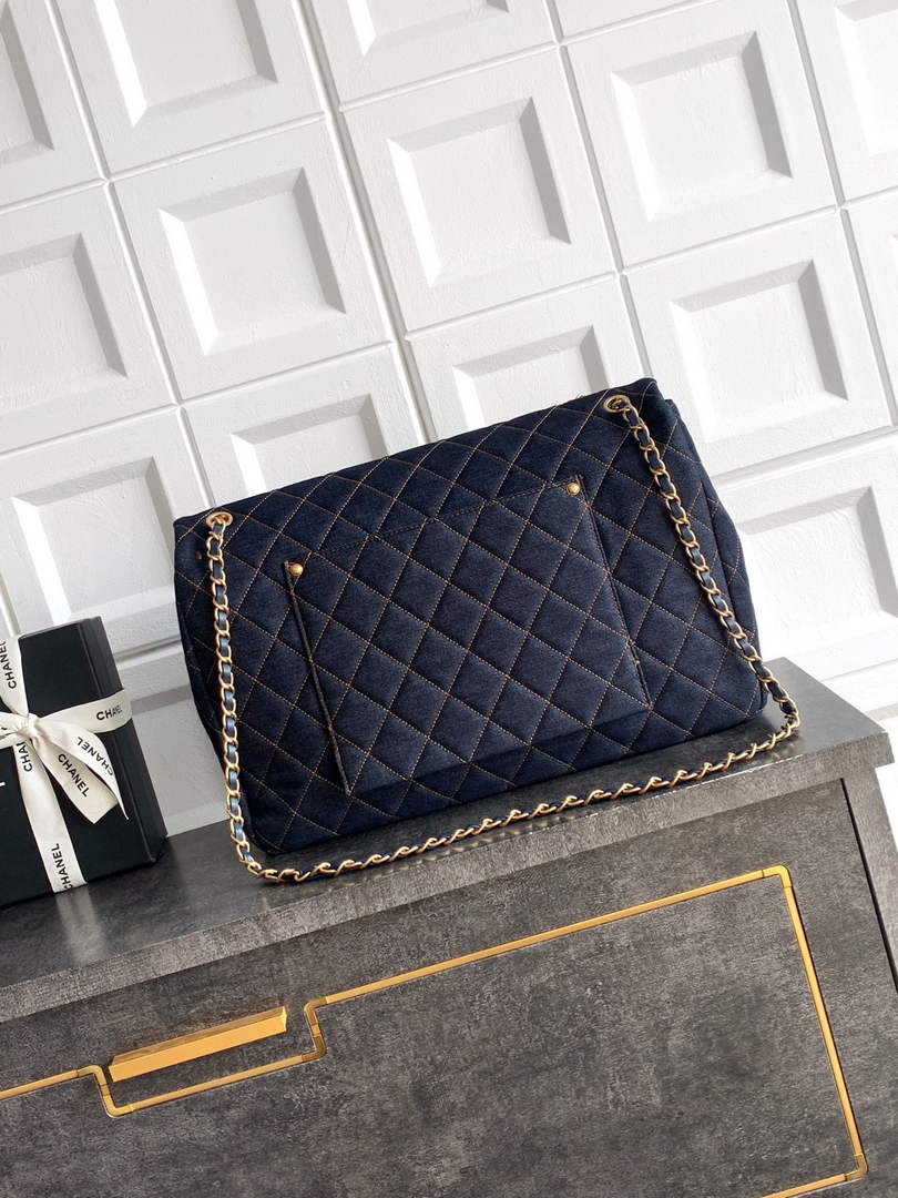 Chanel Maxi flapbag AS5640 Denim Dark Blue
