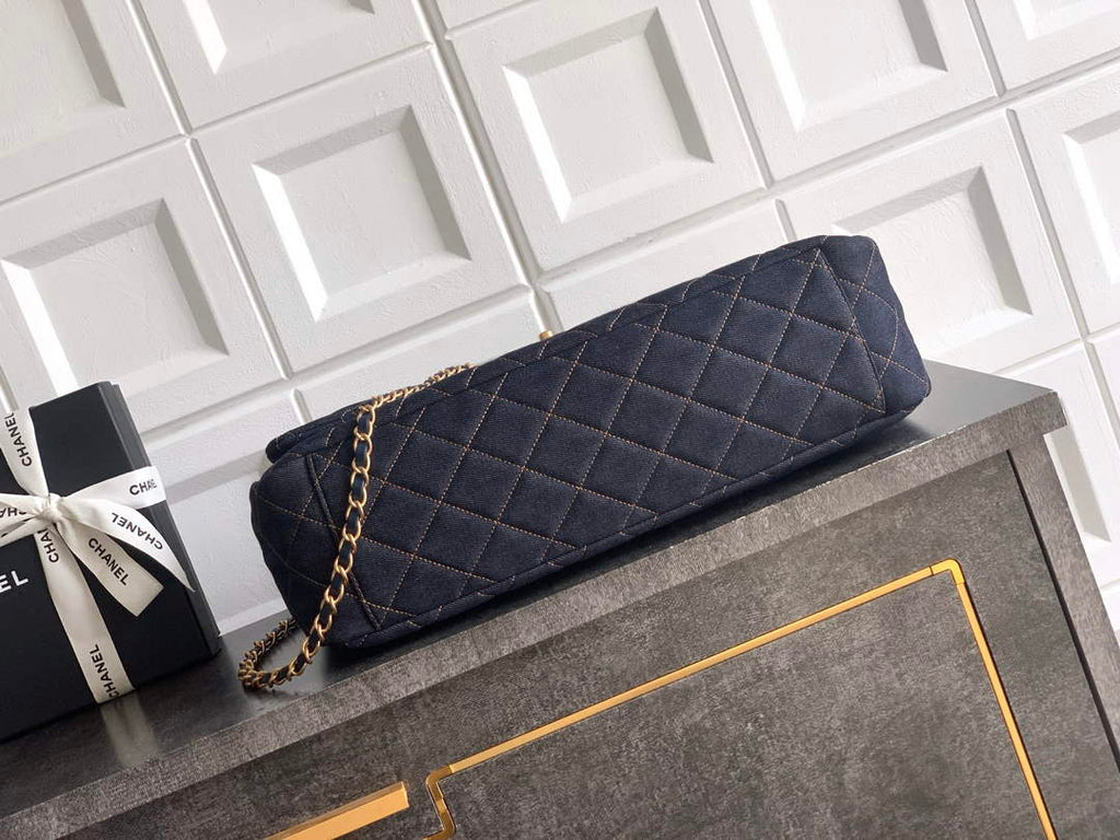 Chanel Maxi flapbag AS5640 Denim Dark Blue