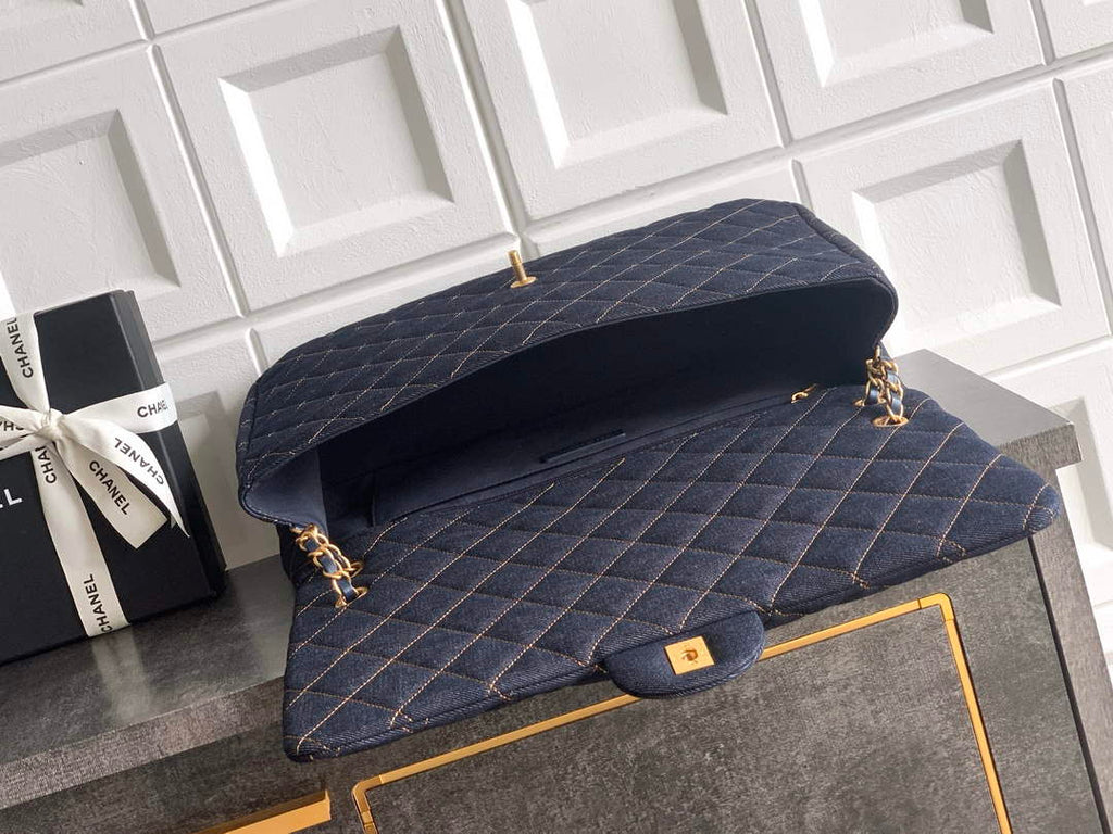 Chanel Maxi flapbag AS5640 Denim Dark Blue