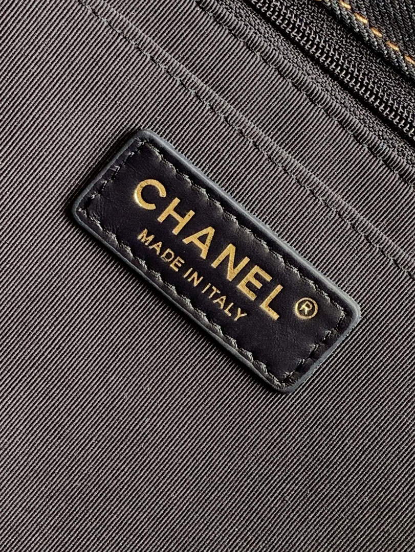 Chanel Maxi flapbag AS5640 Denim Dark Blue