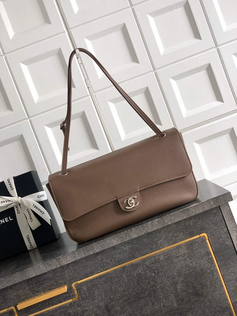 Chanel Maxi Flapbag AS6231 Grained Calfskin Light Brown Silver