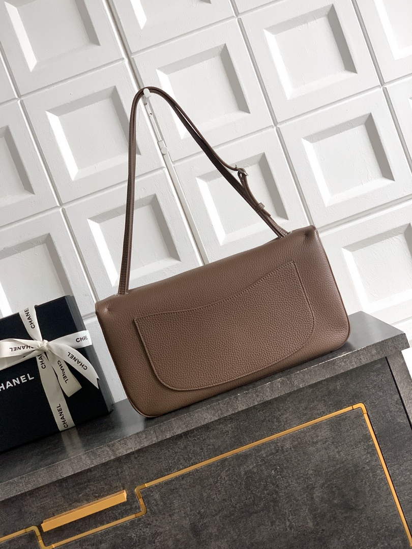 Chanel Maxi Flapbag AS6231 Grained Calfskin Light Brown Silver