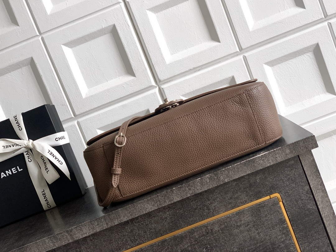 Chanel Maxi Flapbag AS6231 Grained Calfskin Light Brown Silver