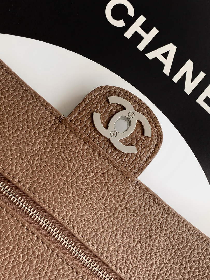 Chanel Maxi Flapbag AS6231 Grained Calfskin Light Brown Silver