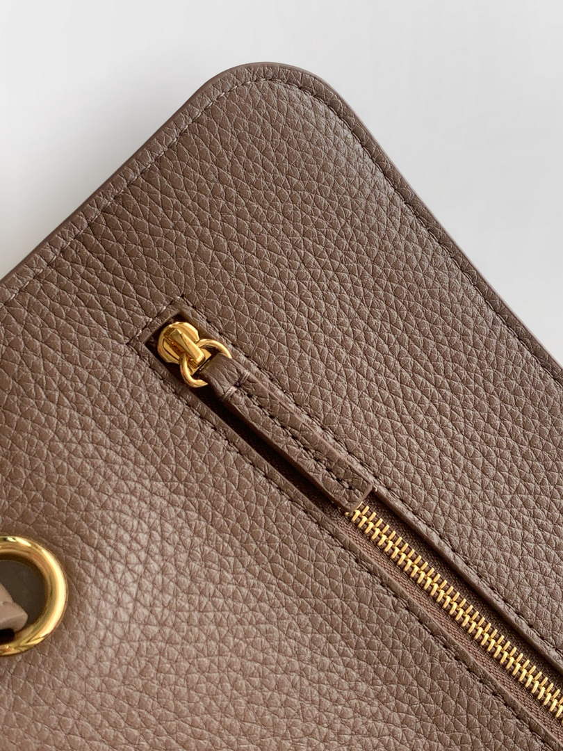 Chanel Maxi Flapbag AS6231 Grained Calfskin Light Brown Gold