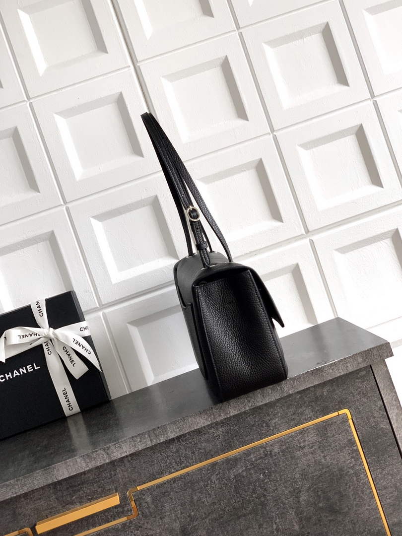 Chanel Maxi Flapbag AS6231 Grained Calfskin Black Silver