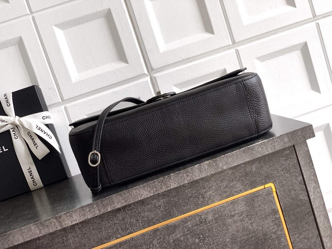 Chanel Maxi Flapbag AS6231 Grained Calfskin Black Silver
