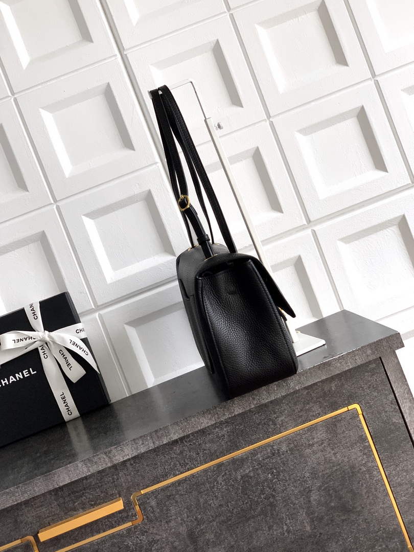 Chanel Maxi Flapbag AS6231 Grained Calfskin Black Gold