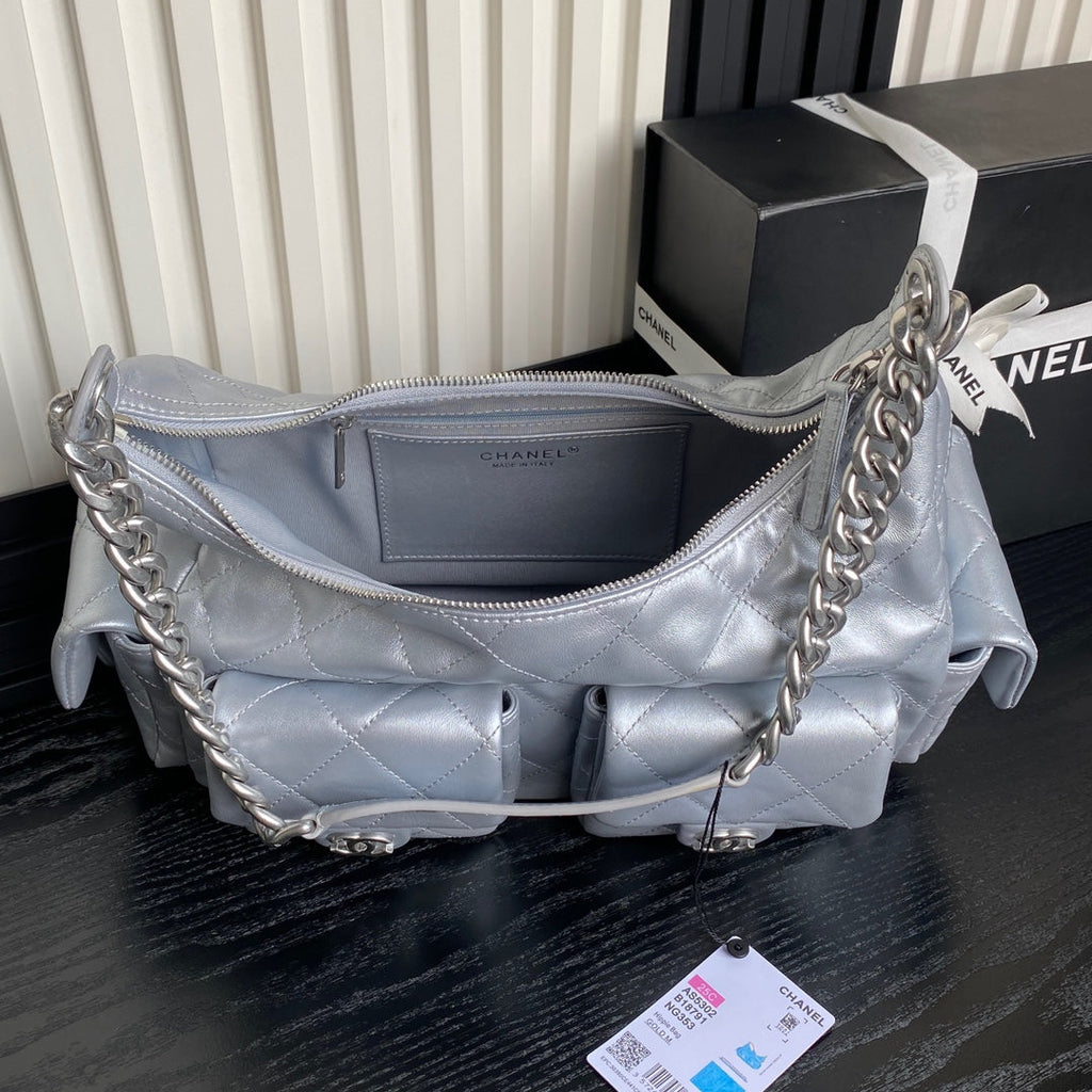 Chanel maxi hobo bag, Shiny lambskin AS5302 silver