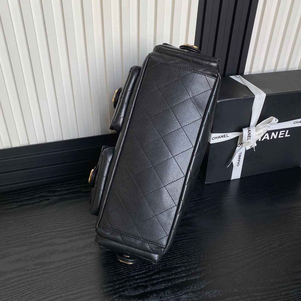 Chanel maxi hobo bag, Shiny lambskin AS5302 black