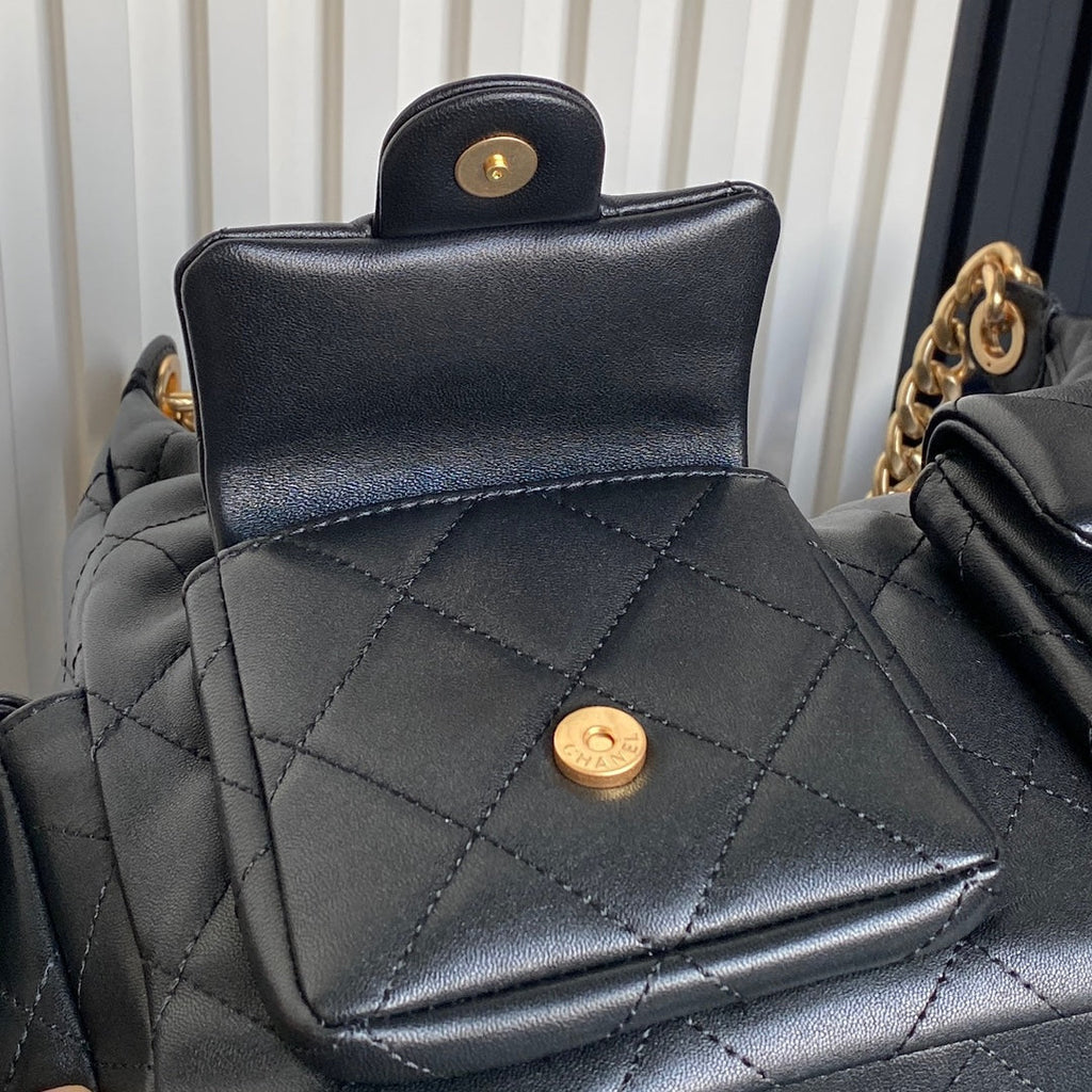 Chanel maxi hobo bag, Shiny lambskin AS5302 black