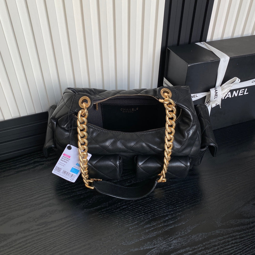 Chanel maxi hobo bag, Shiny lambskin AS5302 black