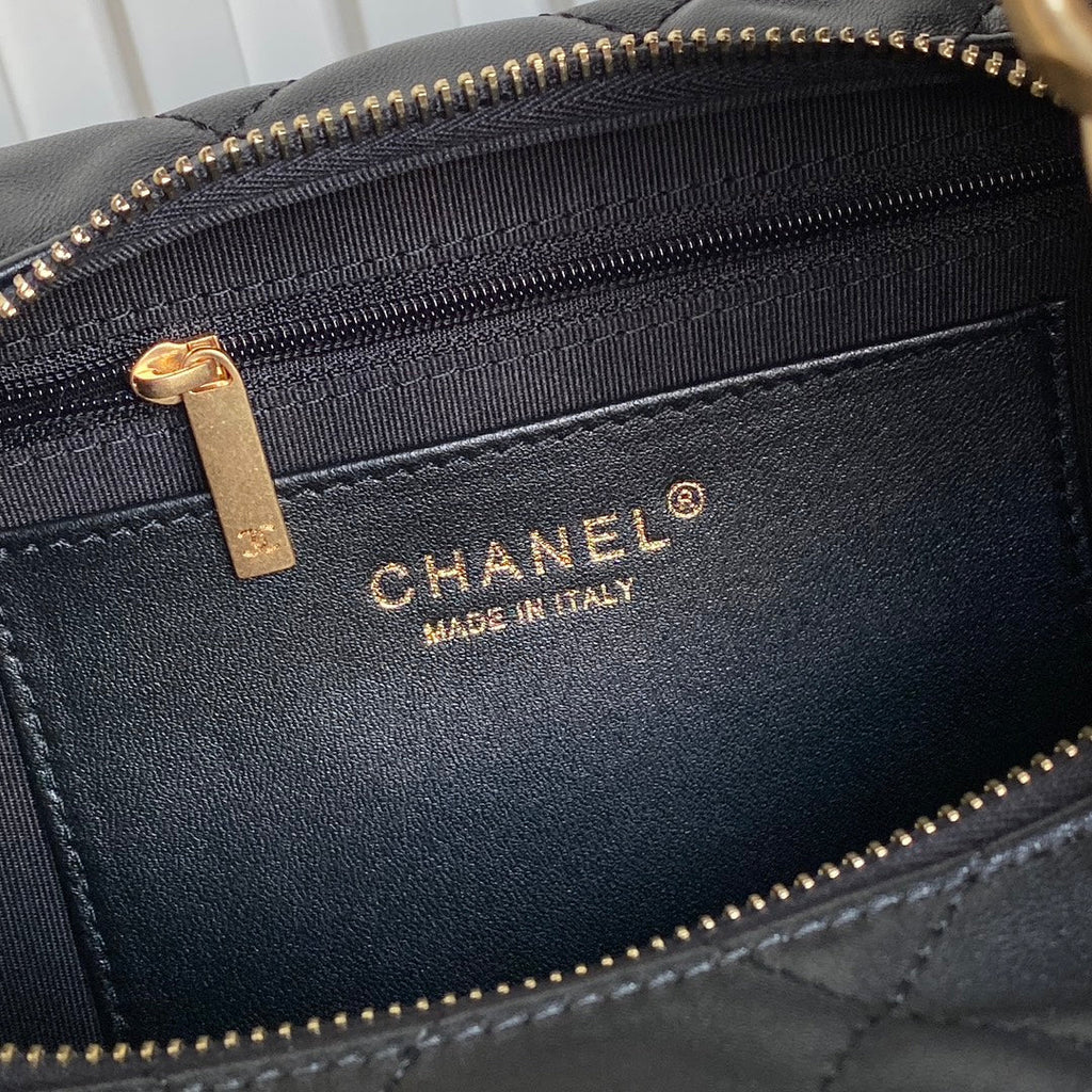 Chanel maxi hobo bag, Shiny lambskin AS5302 black