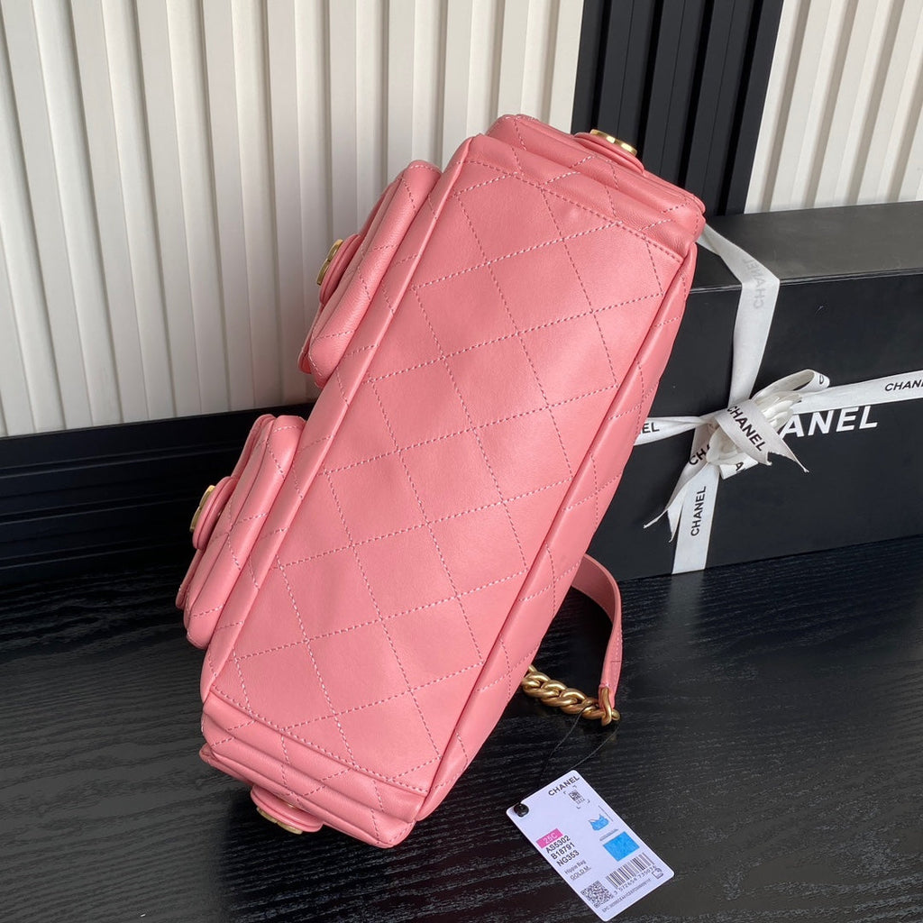 Chanel maxi hobo bag, Shiny lambskin AS5302 pink