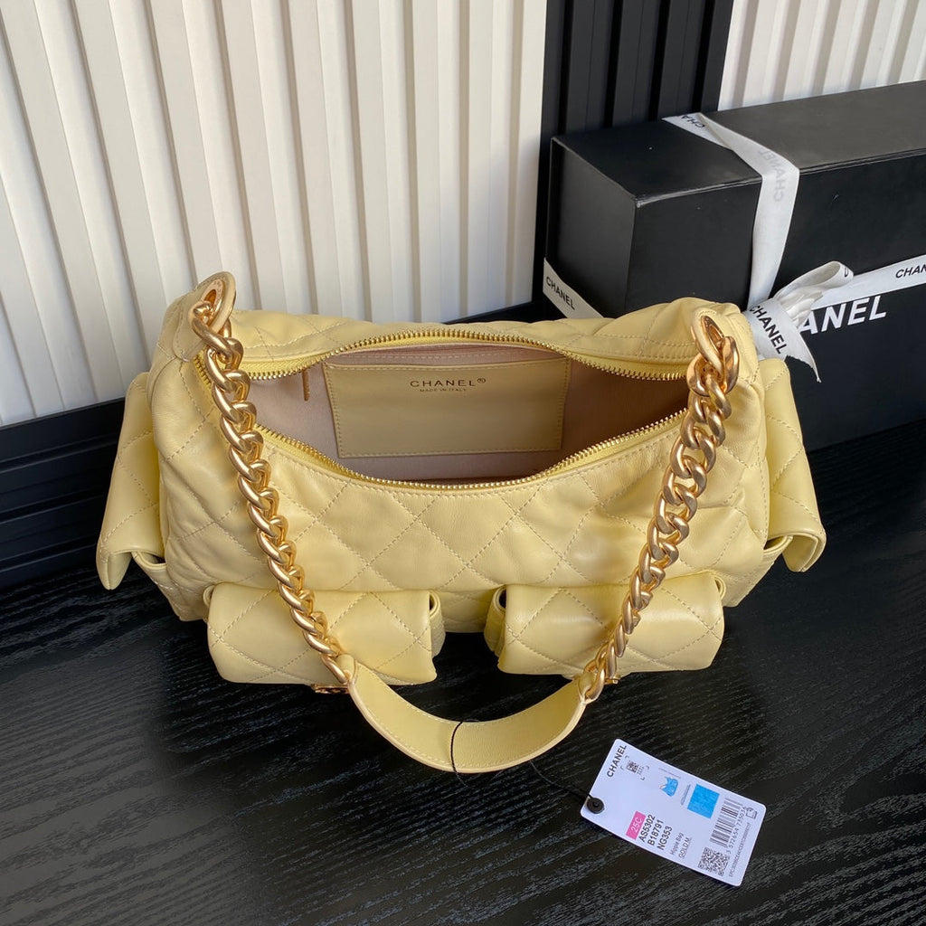 Chanel maxi hobo bag, Shiny lambskin AS5302 yellow