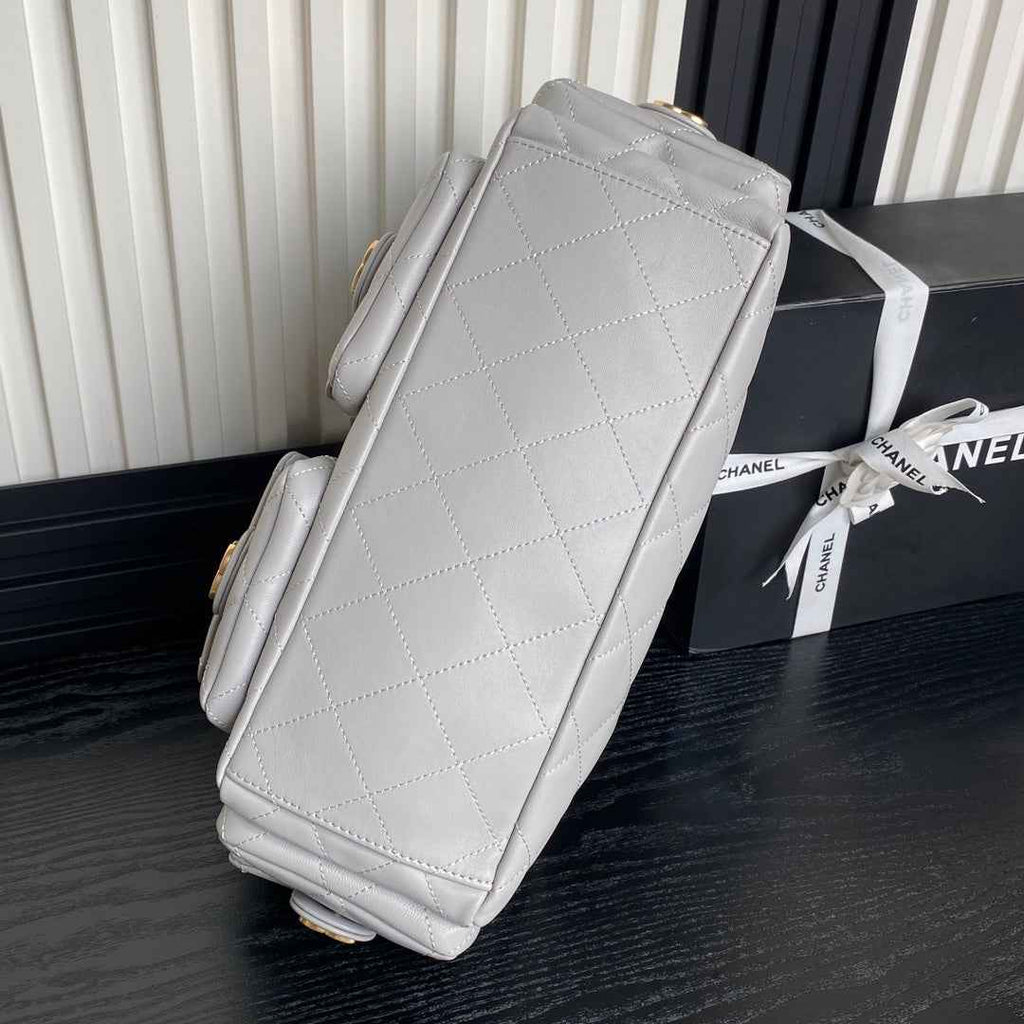 Chanel maxi hobo bag, Shiny lambskin AS5302 gray