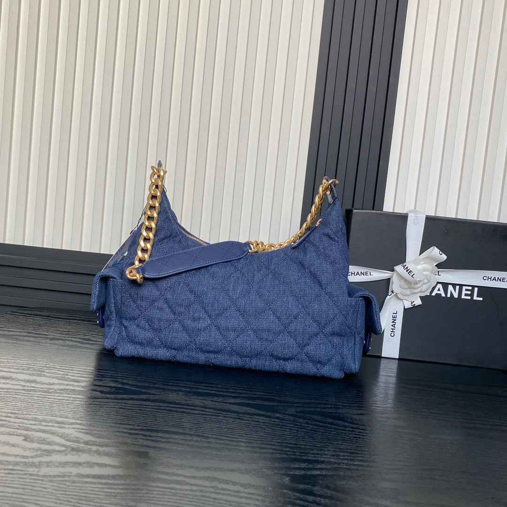 Chanel maxi hobo bag, Washed denim AS5302 dark blue