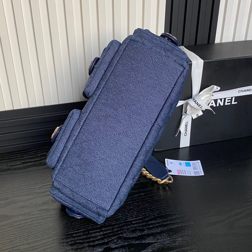 Chanel maxi hobo bag, Washed denim AS5302 dark blue