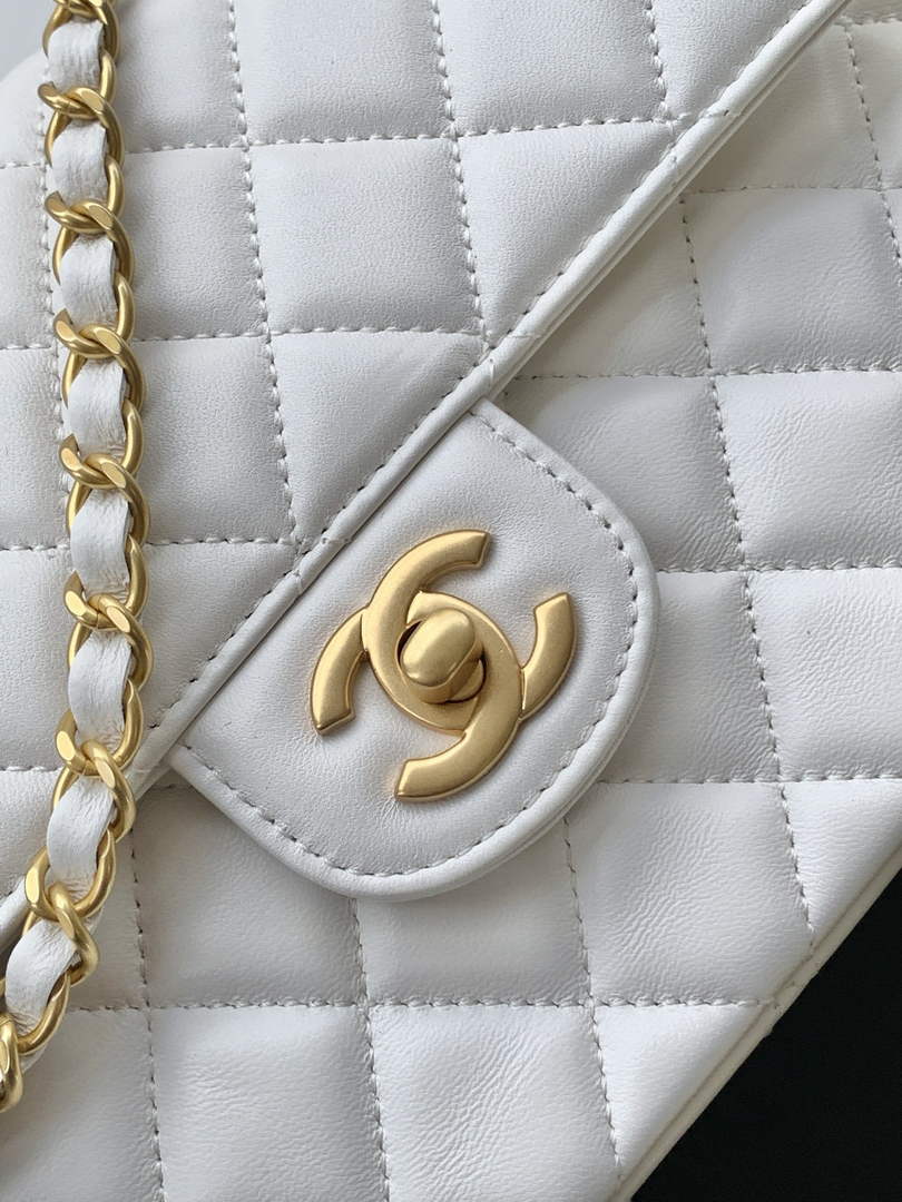 Chanel Medium flap bag with top handle, AS5356, White lambskin