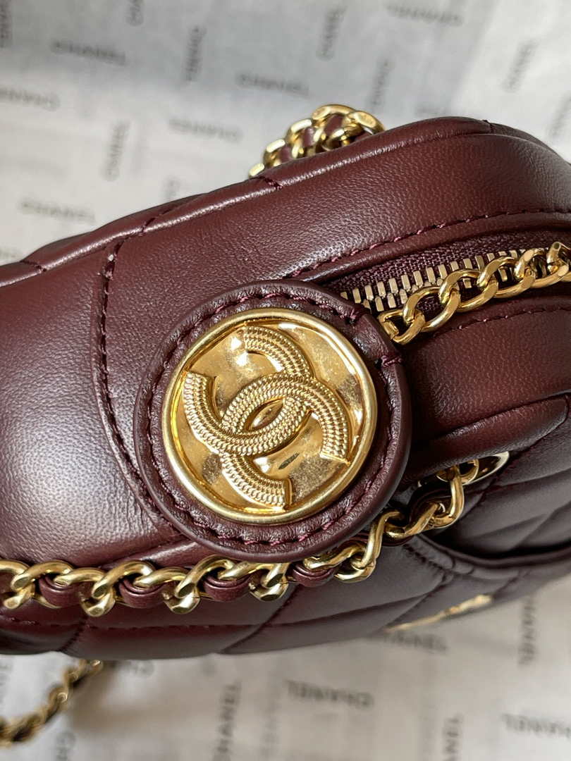 Chanel Mini camera case, Shiny lambskin AS5190 wine red
