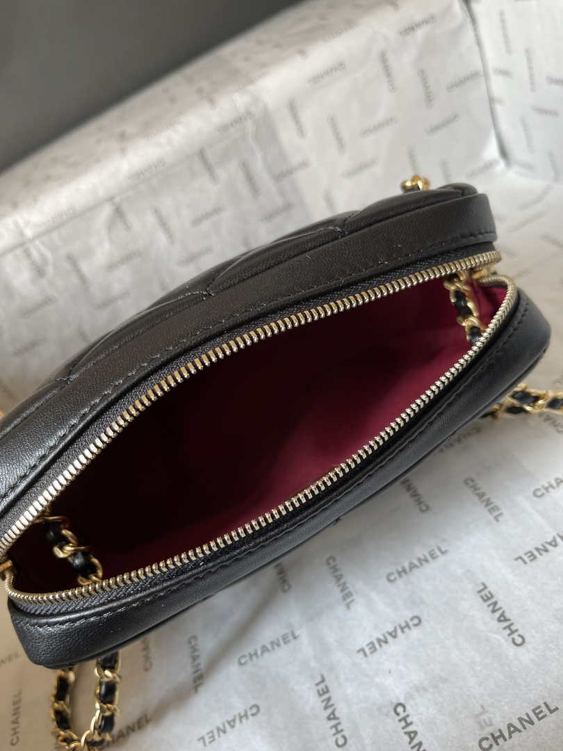 Chanel Mini camera case, Shiny lambskin AS5190 black