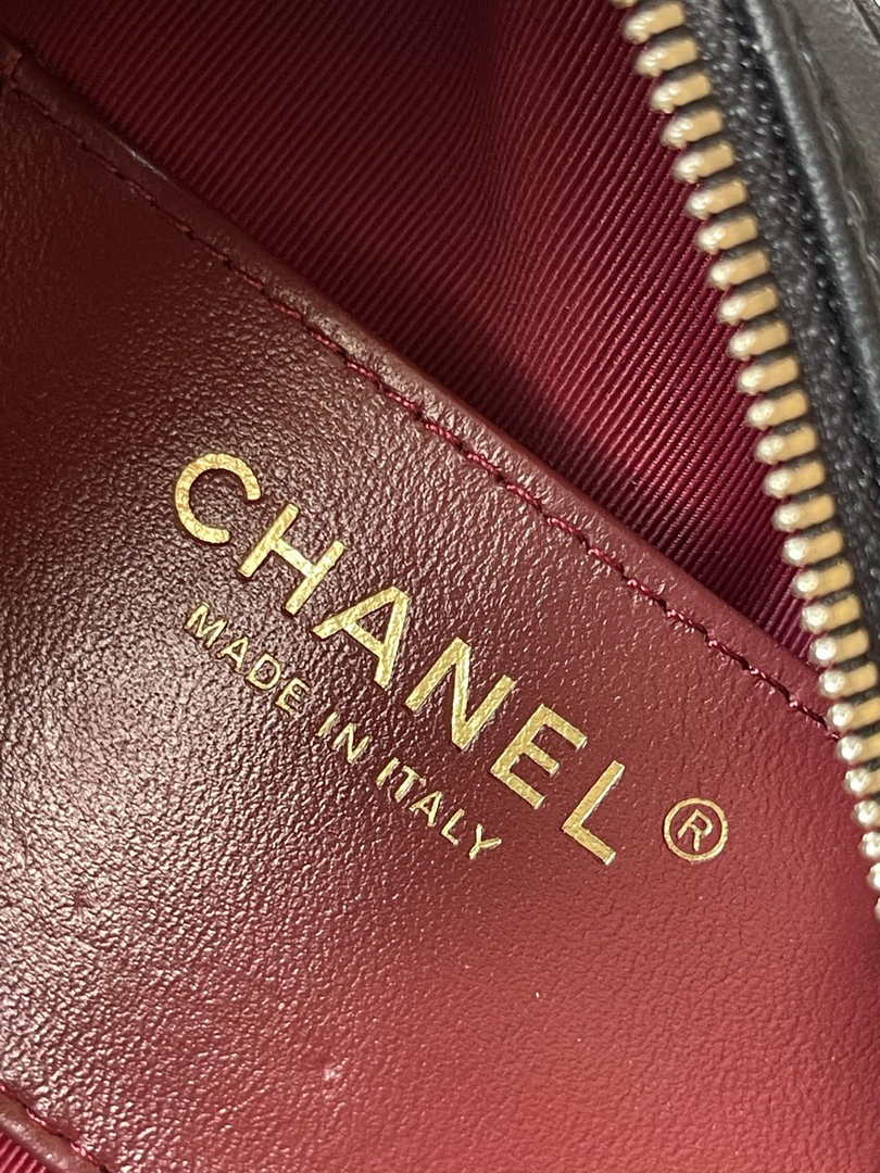Chanel Mini camera case, Shiny lambskin AS5190 black