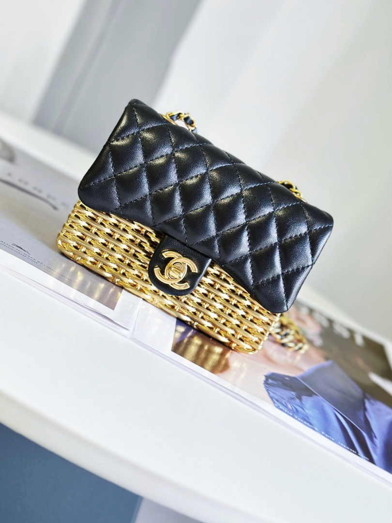 Chanel Mini Flap bag AP3713 Black Lambskin