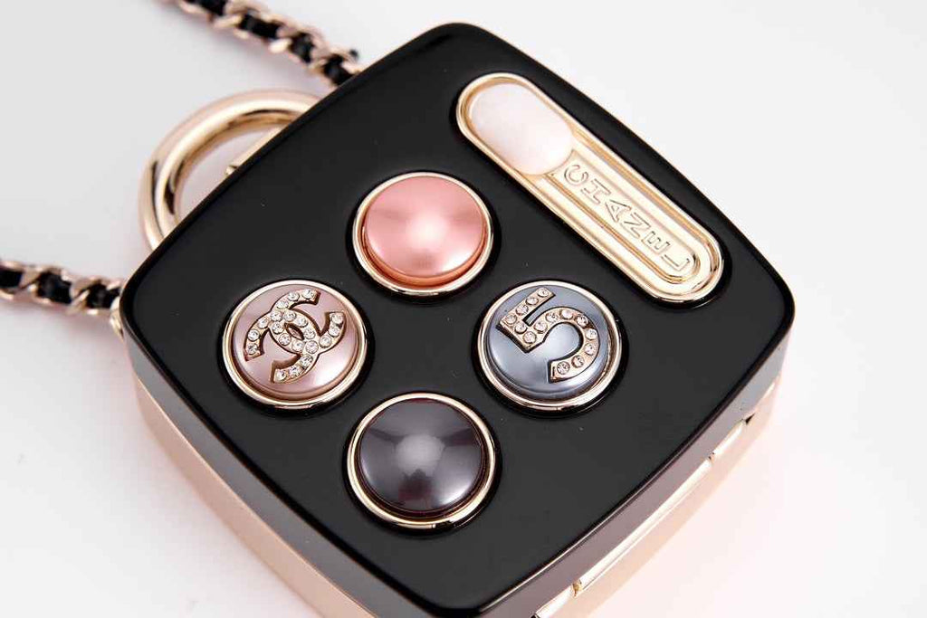 Chanel Mini Makeup Palette Minaudière Bag ABA744