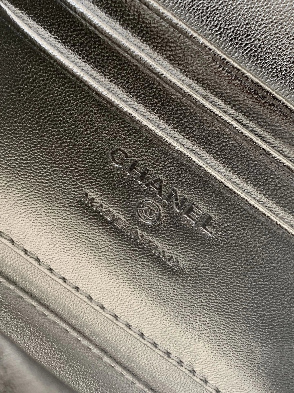 Chanel Vanity Case, AP3940 Calfskin Silver