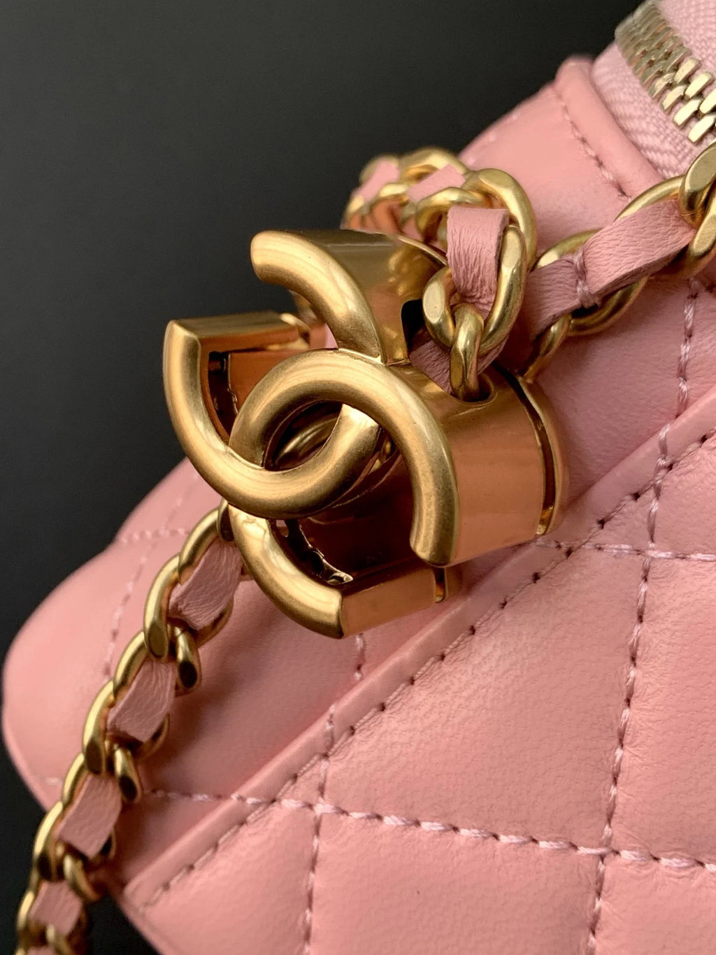 Chanel Vanity Case, AP3940 Lambskin Gold
